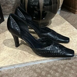 Vintage Nine West Elegant Leather & Studded Heels 4 Inch Heels Size 8.5